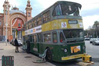 I colorati bus a 2 piani: �Dominavano su Bari, ora marciscono in deposito�